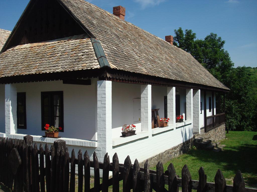Hollóköves Vendégházak Exterior foto