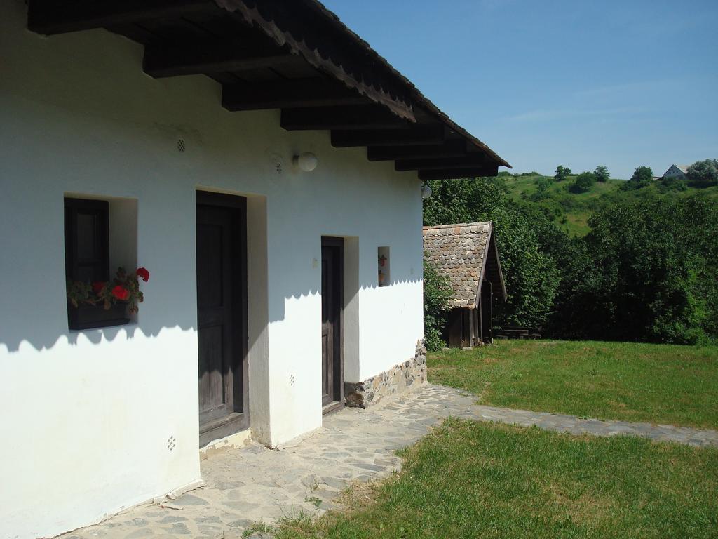 Hollóköves Vendégházak Exterior foto